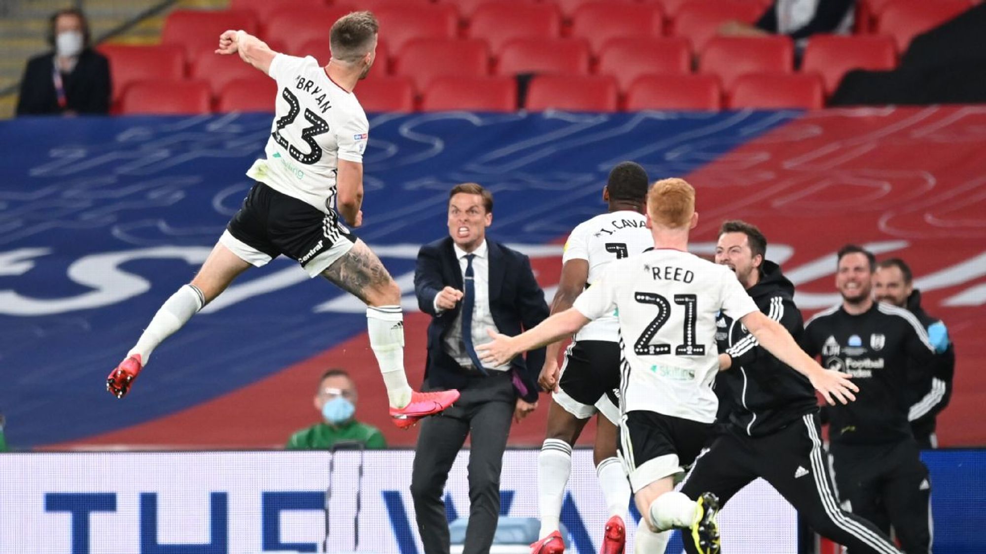 续两个赛季 续两个赛季